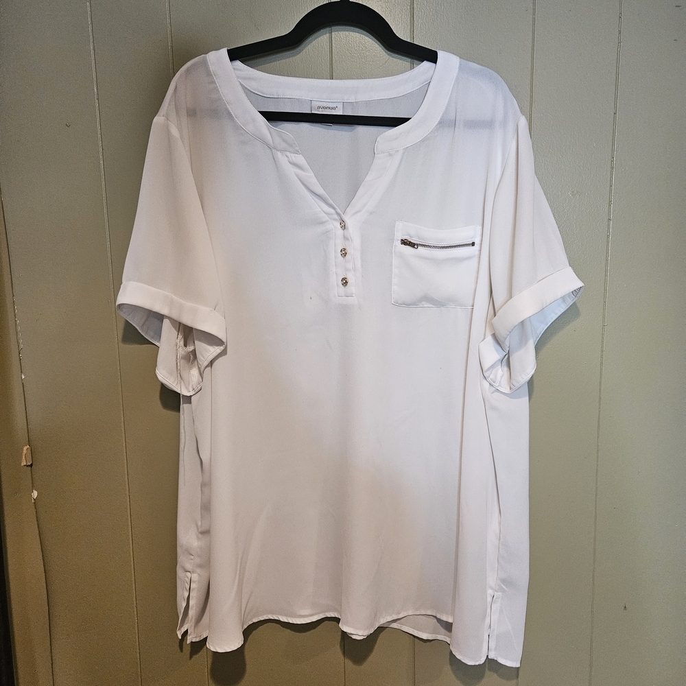 Avenue Short Sleeve Blouse,  Size 26/28,  White,  Zip Pocket Tunic Top